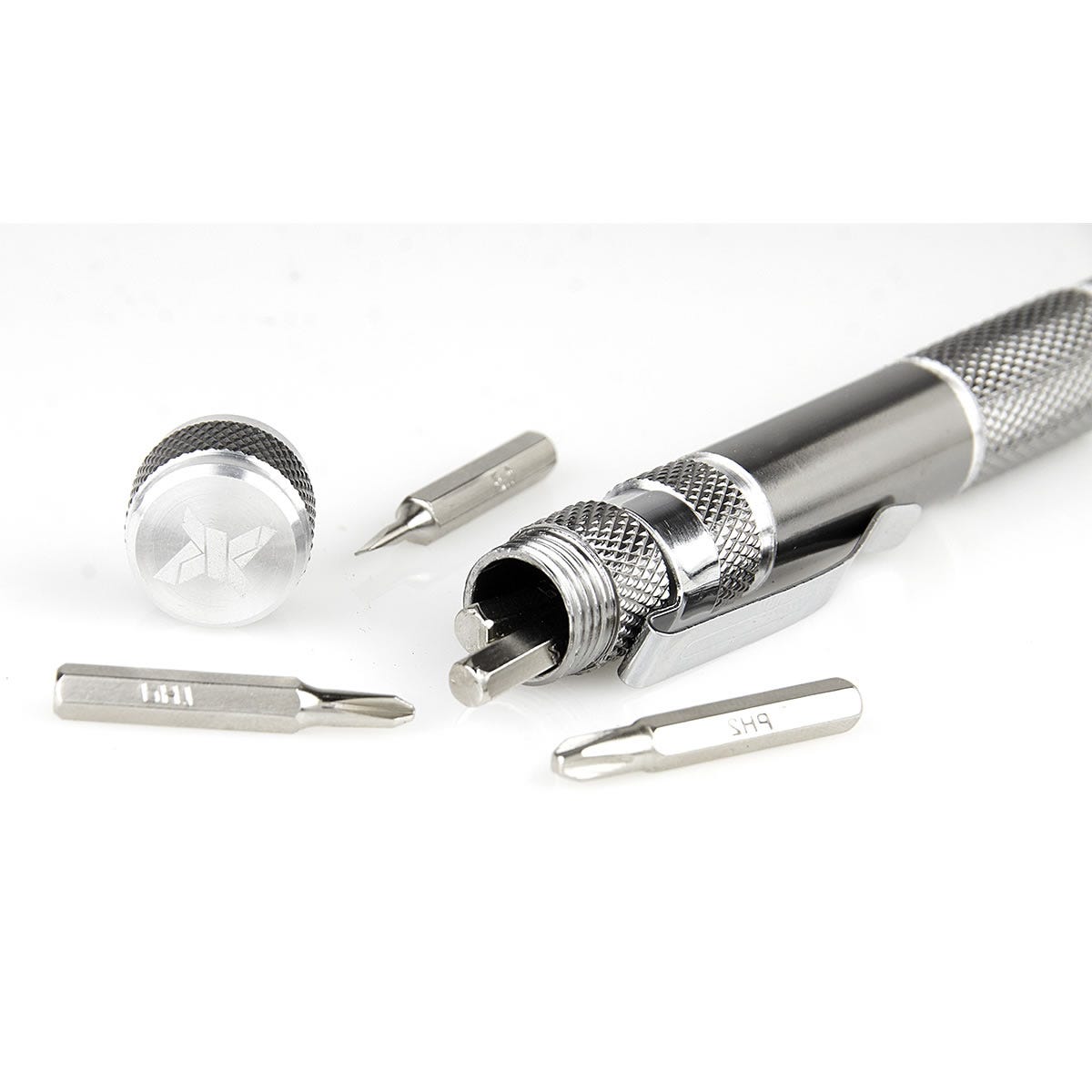 Desarmador de bolsillo de metal con 8 puntas intercambiables personalizado para empresas.