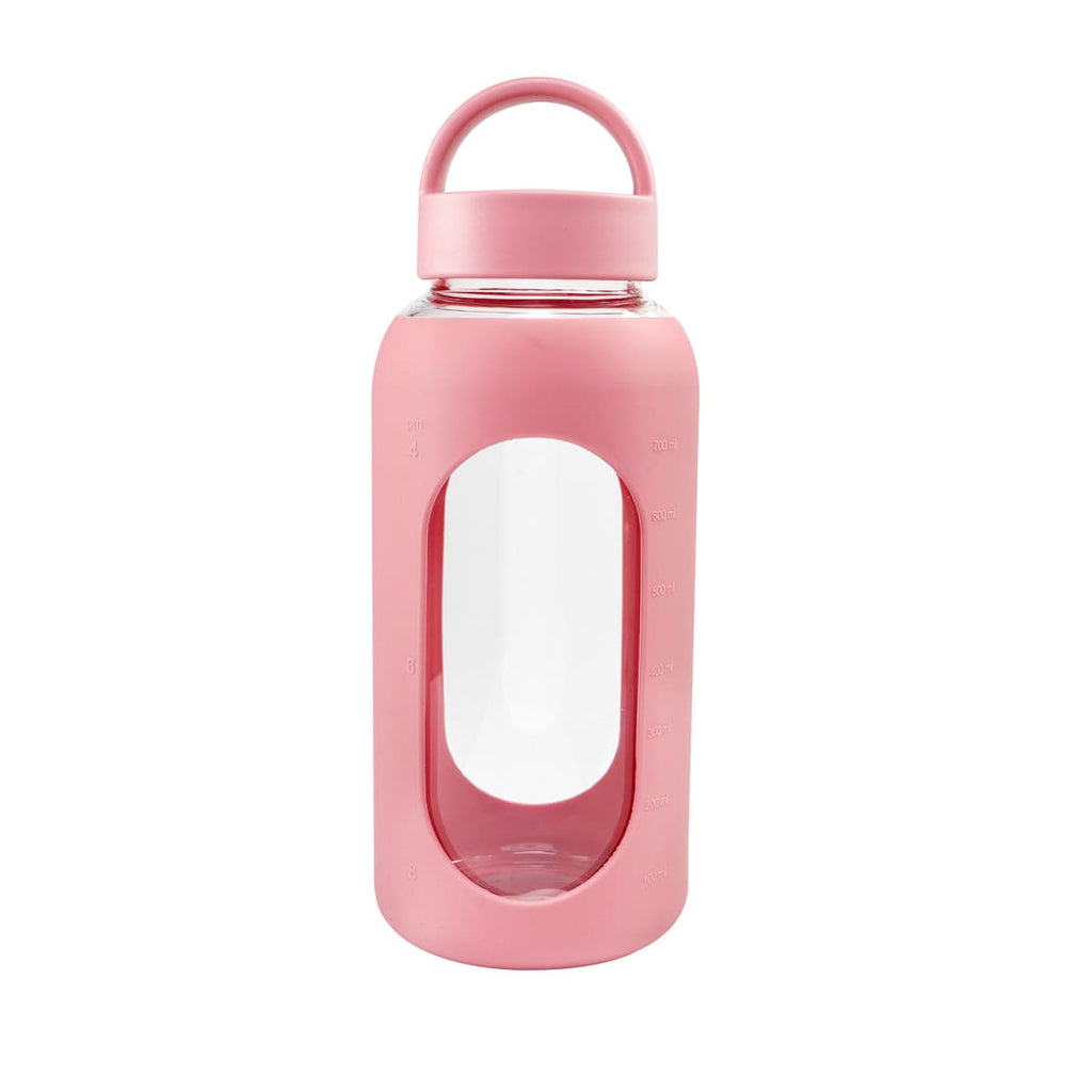 Cilindro de vidrio personalizado de 800 ml con manga de silicón graduada, tapa de rosca y asa para empresas.