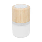 Bocina Bluetooth personalizada con lámpara LED de tres niveles de luz y acabado en bambú.