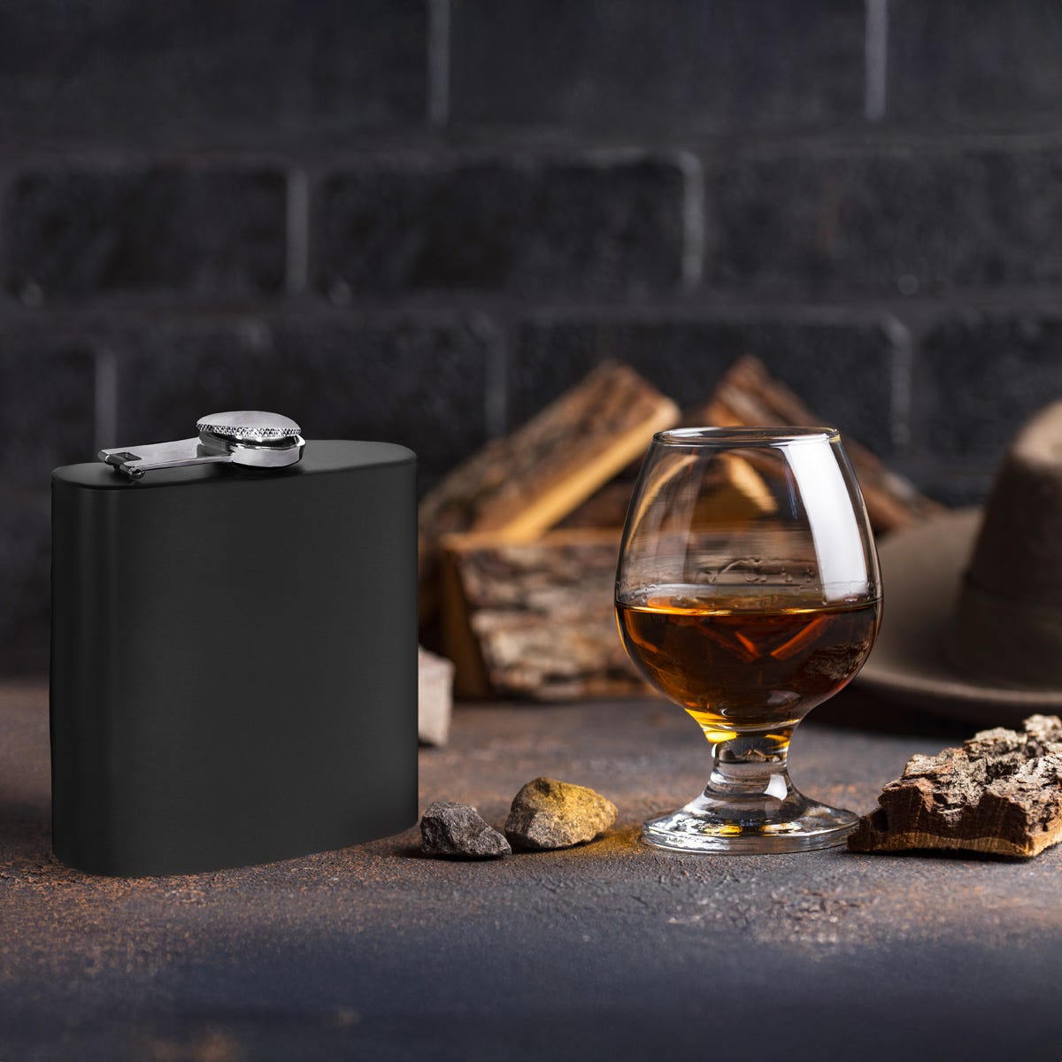 Licorera portátil de acero inoxidable de 177 ml personalizada para regalos corporativos y eventos.
