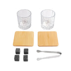 Set de bar con base de bambú, vasos de whisky y accesorios personalizado para regalos corporativos.
