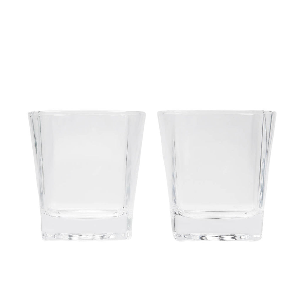 Set de bar con dos vasos de cristal para whisky, dos barajas y estuche de madera personalizable para regalos corporativos.
