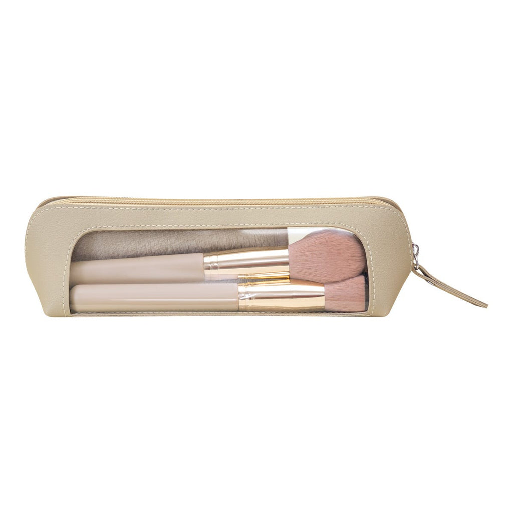 Set de maquillaje de siete accesorios con cinco brochas, esponja para base, toalla facial y estuche personalizado.