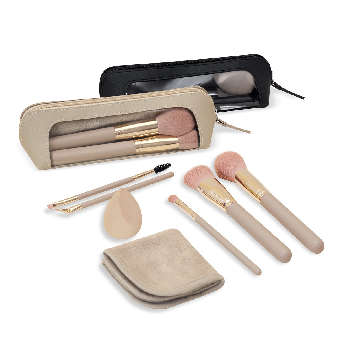 Set de maquillaje de siete accesorios con cinco brochas, esponja para base, toalla facial y estuche personalizado.