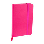 Libreta ejecutiva de curpiel personalizada con 80 hojas, separador y cierre elástico para empresas.