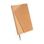 Libreta ecológica de corcho personalizada con cierre magnético, hojas rayadas y cubierta rígida para empresas.