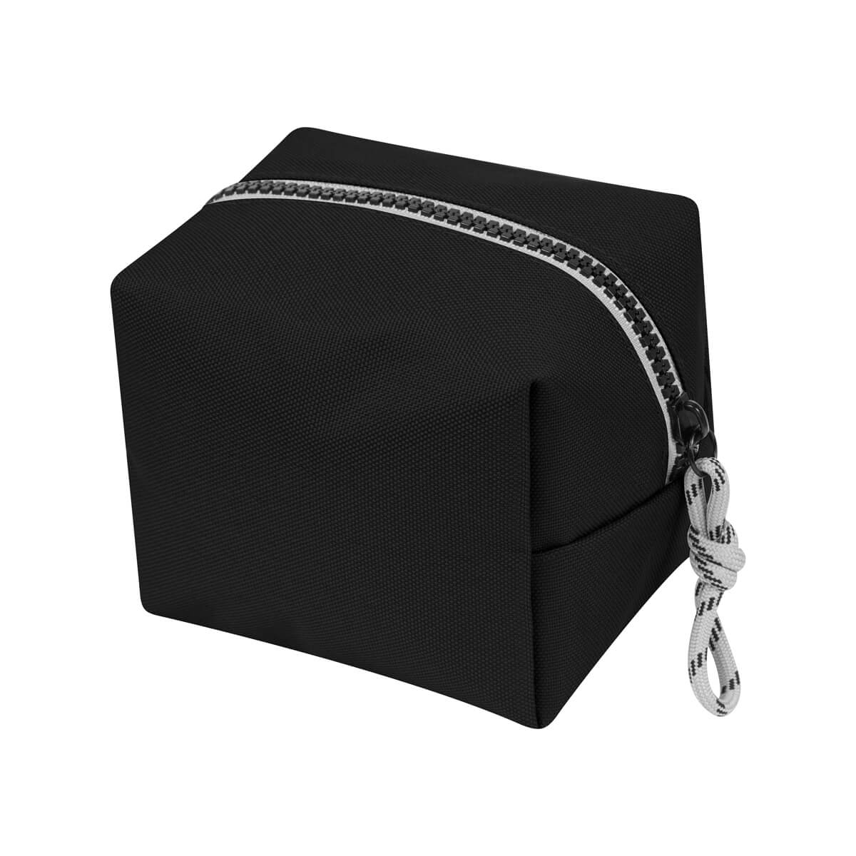 Set de viaje personalizado con estuche organizador y dos neceseres para artículos personales y accesorios.