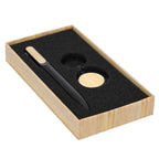 Set ejecutivo personalizado de bambú con bolígrafo, llavero y estuche para regalos corporativos empresariales.