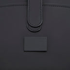 Mochila ejecutiva personalizada de curpiel con placa metálica para grabado láser y compartimento para laptop de 14 pulgadas.