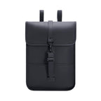 Mochila ejecutiva personalizada de curpiel con placa metálica para grabado láser y compartimento para laptop de 14 pulgadas.